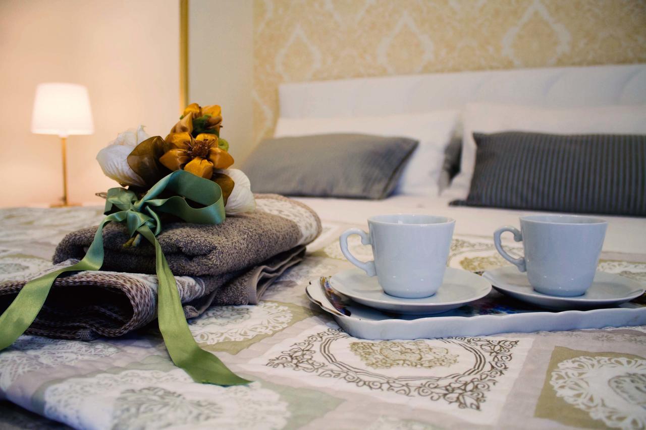 Mercury Home Room&Breakfast เนเปิลส์ ภายนอก รูปภาพ